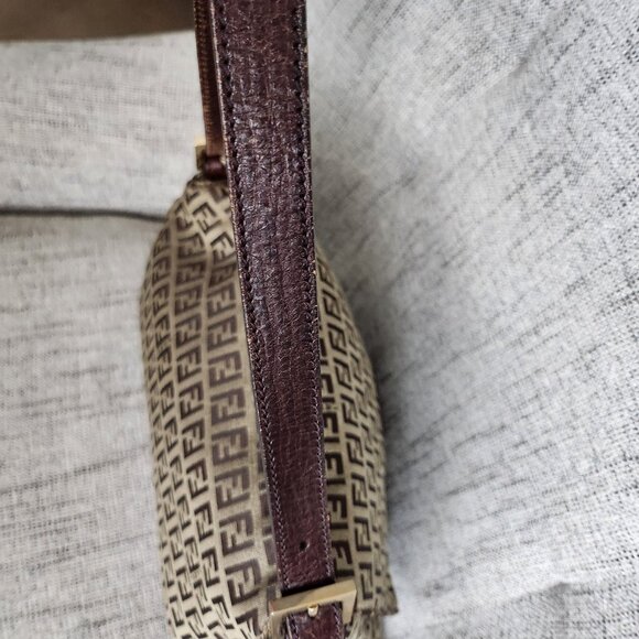 Authentic Fendi Brown Zucchino Canvas Mama Baguette Gold Hardware - Picture 7 of 16